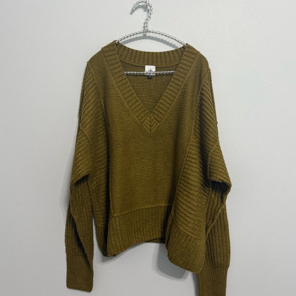 Cabi 4656 Monroe Pullover Fall 2024 Small EUC - Picture 3 of 7